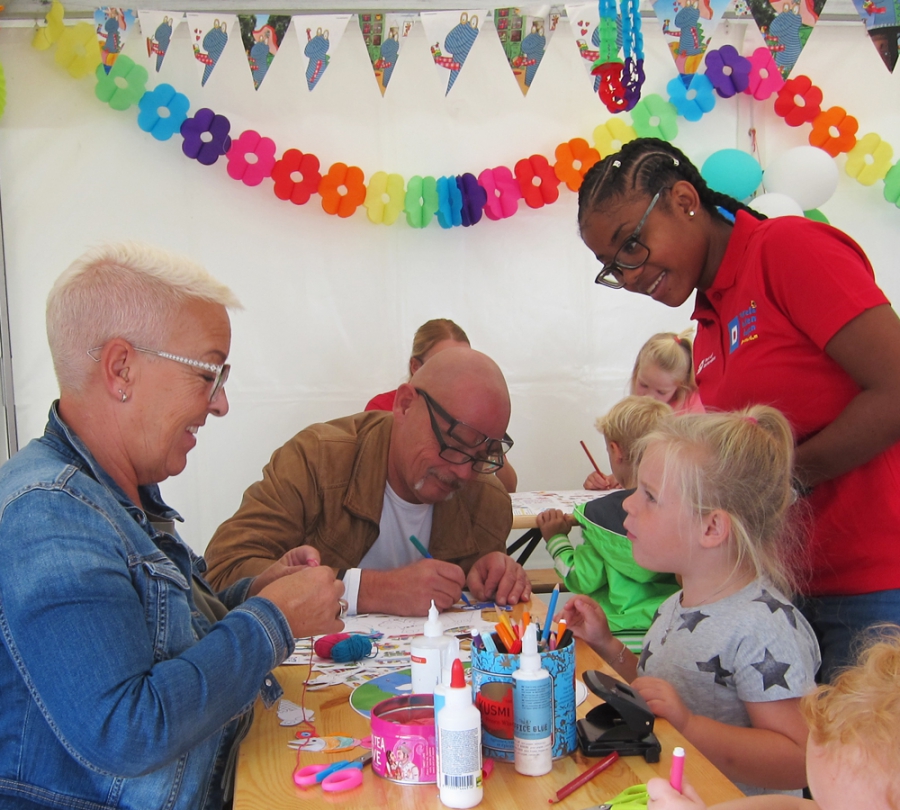 De creatieve kinderworkshop is gebaseerd op het thema van de Wereldhavendagen in Rotterdam. Elk jaar is het thema anders. De creatieve kinderworkshops zijn altijd innovatief en leuk voor kinderen. Het is knutselen met veel plezier voor jong en oud.
